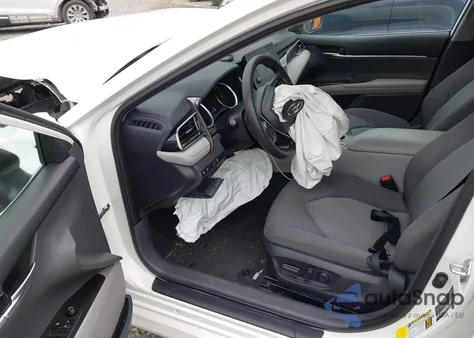 2023 Toyota Camry Le Hybrid z USA, uszkodzony, nr VIN 4T1C31AK7PU604220